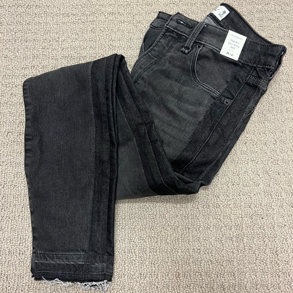 NWT Size 26 Abercrombie & Fitch Jeans